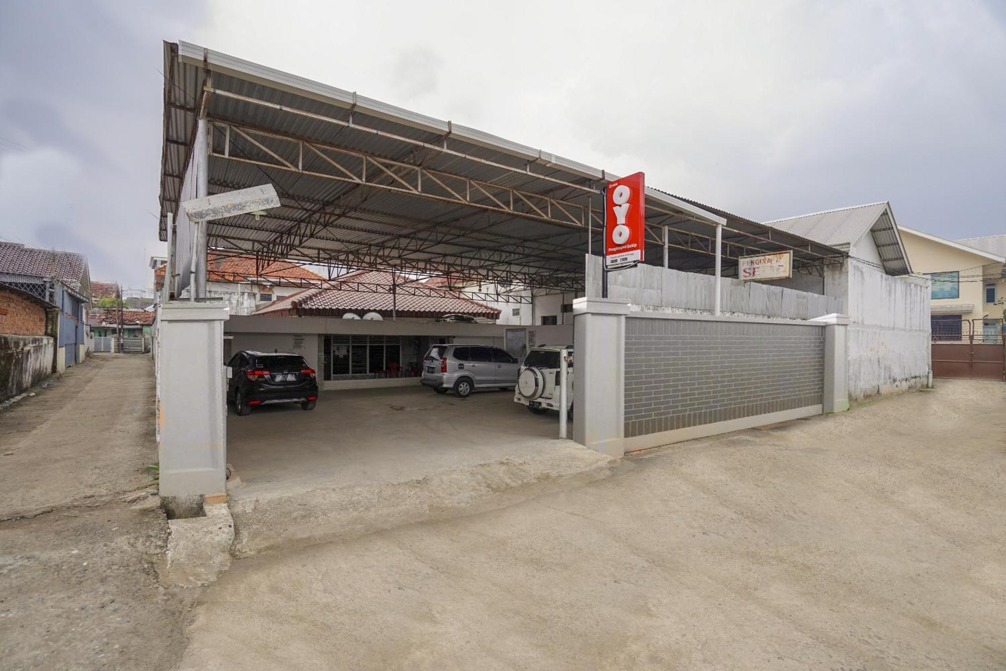 Super Oyo 1868 Penginapan Sekip Palembang Exterior foto